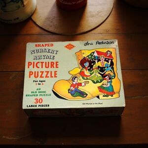 Vintage OLD Woman in a Shoe Shaped Nursery Rhyme Picture Puzzles 30 Pc